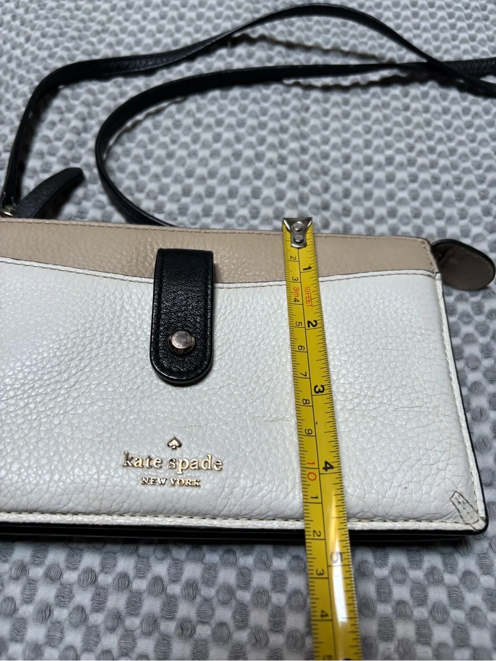 kate spade White, Beige & Black Pebbled Leather Crossbody Wallet/Bag